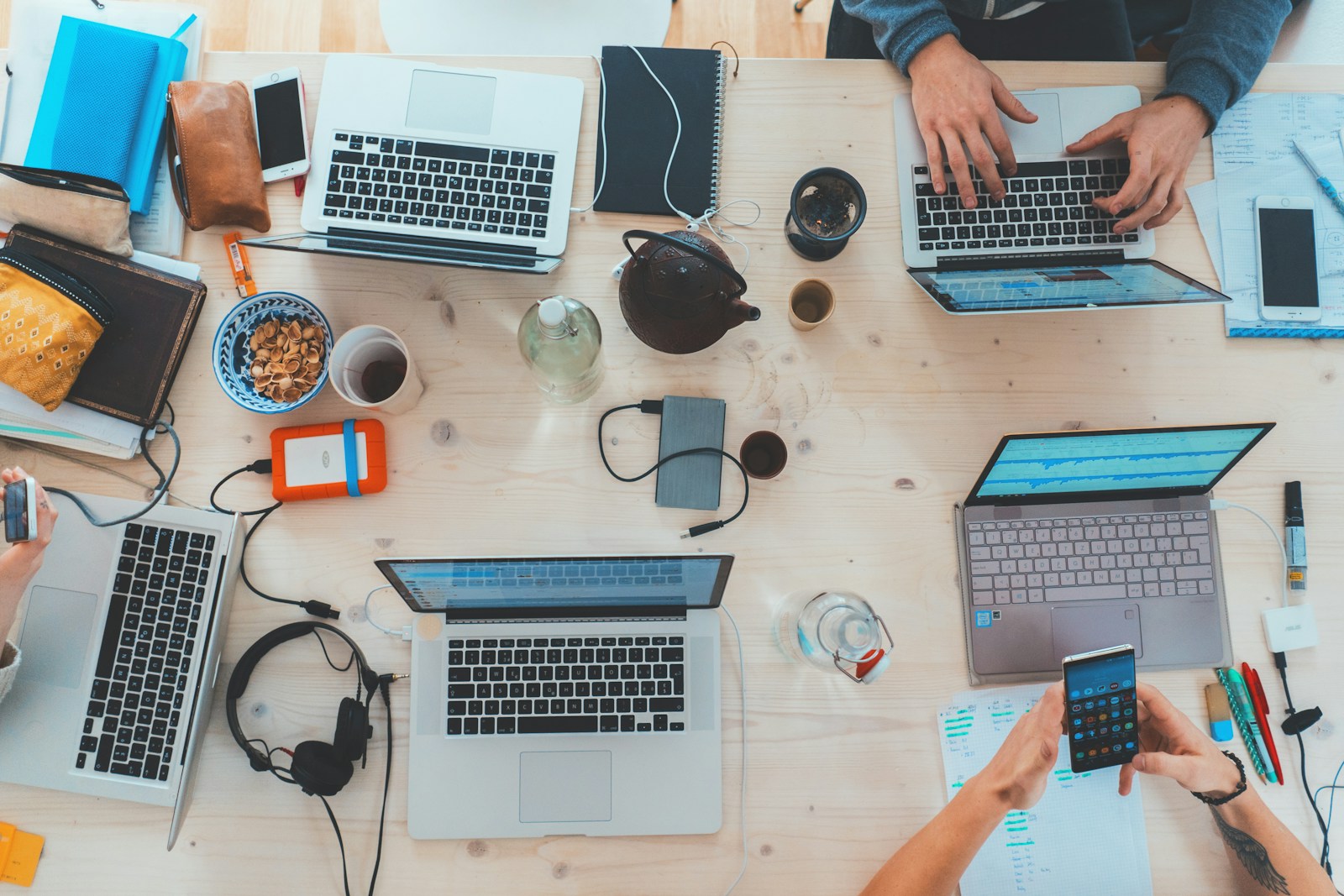 Večerný program streamov freelance s AI